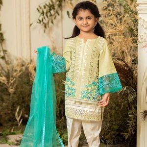 Pakistani girls like new dress size 10 to 11
